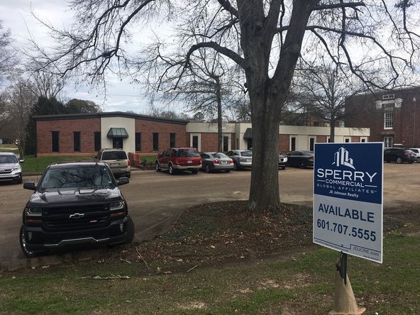 OPPORTUNITY ZONE PROPERTY - 10,975+/- SF Office Building near County Courthouse: 3390 N Liberty St, Canton, MS 39046